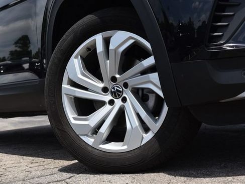 Used 2023 Volkswagen Atlas SE FWD image 3