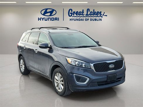 Used 2017 Kia Sorento LX w/ LX Convenience Package image 7