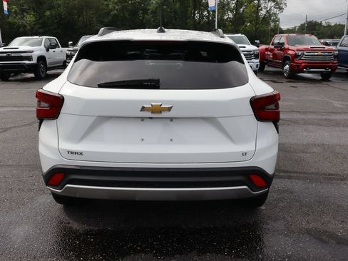 Used 2024 Chevrolet Trax LT w/ Driver Confidence Package FWD image 33