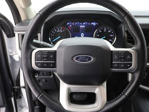 Used 2024 Ford Expedition XLT image 16