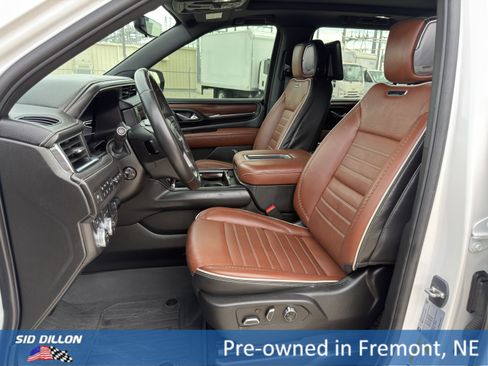Used 2023 GMC Yukon XL Denali Ultimate AWD/4WD image 18