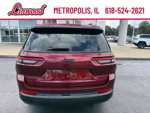 Used 2025 Jeep Grand Cherokee L Laredo AWD/4WD image 3