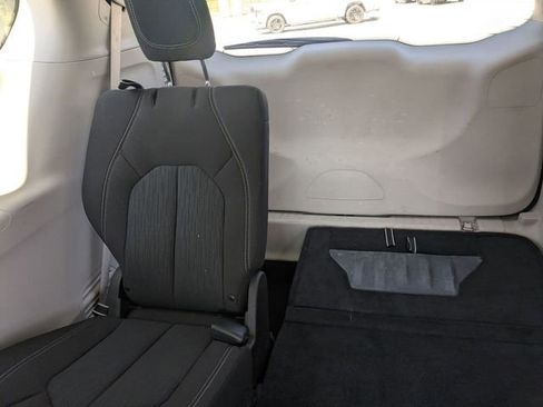 Used 2021 Chrysler Voyager LX FWD image 28