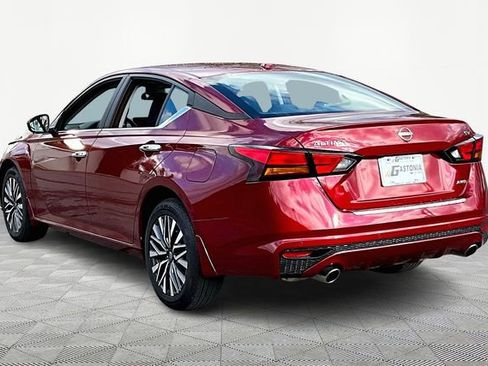 Used 2023 Nissan Altima 2.5 SV w/ SV Premium Package image 4