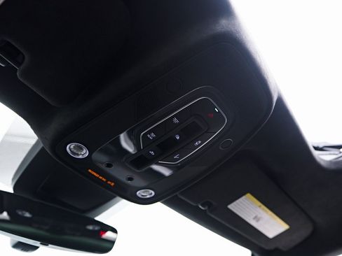 Used 2022 Lamborghini Urus image 87