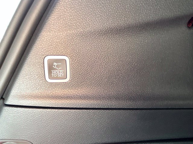 New 2027 Chrysler Pacifica Select FWD image 12