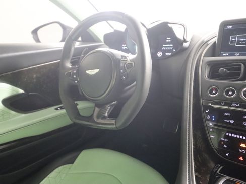 Used 2019 Aston Martin DBS Superleggera RWD image 10