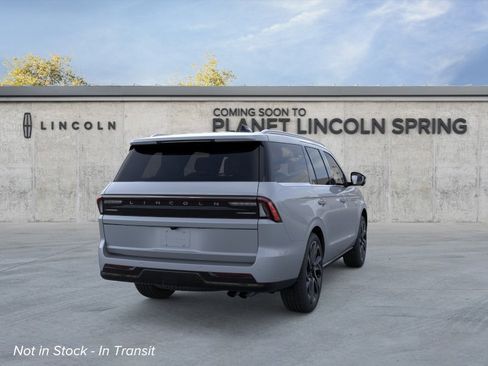 New 2026 Lincoln Navigator Reserve AWD/4WD image 8