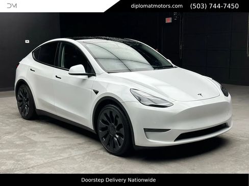 Used 2022 Tesla Model Y Performance image 8