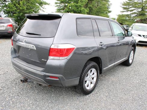 Used 2011 Toyota Highlander 4WD w/ Tow Pkg image 7