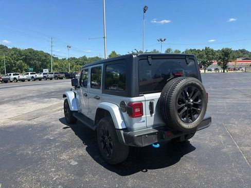 Used 2023 Jeep Wrangler Unlimited Sahara w/ Cold Weather Group AWD/4WD image 7