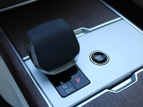 Certified 2024 Land Rover Range Rover Long Wheelbase SE image 27