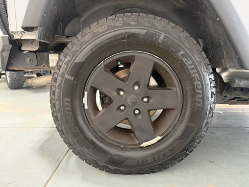 Used 2013 Jeep Wrangler Unlimited Sport AWD/4WD image 10