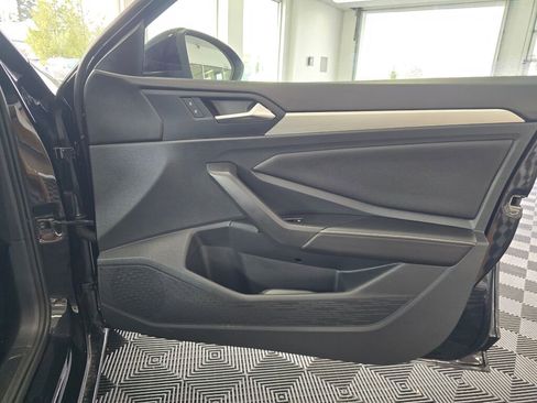 Used 2025 Volkswagen Jetta Sport image 44