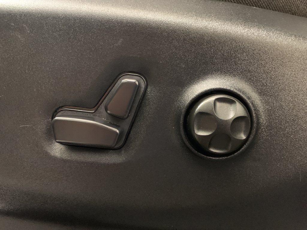 Used 2026 Chrysler Pacifica Select FWD image 5