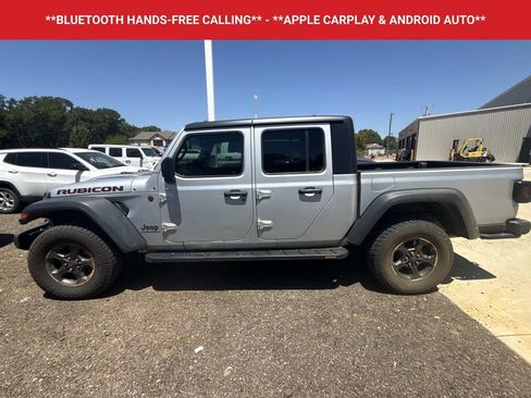 Used 2022 Jeep Gladiator Rubicon w/ Trailer Tow Package AWD/4WD image 5
