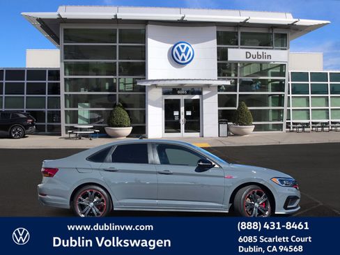 Used 2019 Volkswagen Jetta GLI image 3