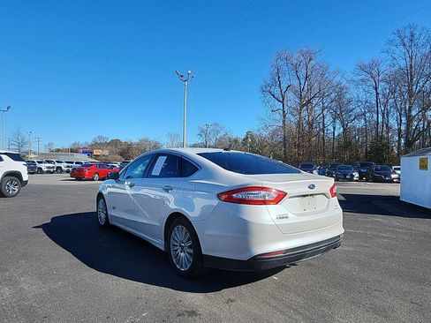 Used 2015 Ford Fusion Energi SE image 3
