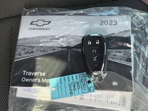 Used 2023 Chevrolet Traverse LT w/ LPO, Floor Liner Package AWD/4WD image 40