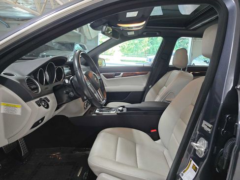 Used 2014 Mercedes-Benz C 300 4MATIC Sedan image 20