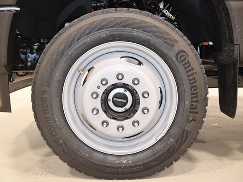 New 2026 Ford F550 4x4 Regular Cab Super Duty image 23