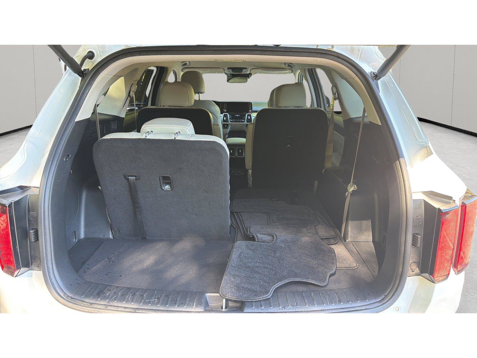 Used 2023 Kia Sorento EX FWD image 12