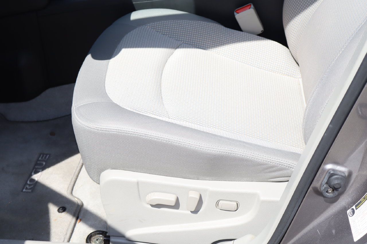 Used 2013 Nissan Rogue SV FWD image 13