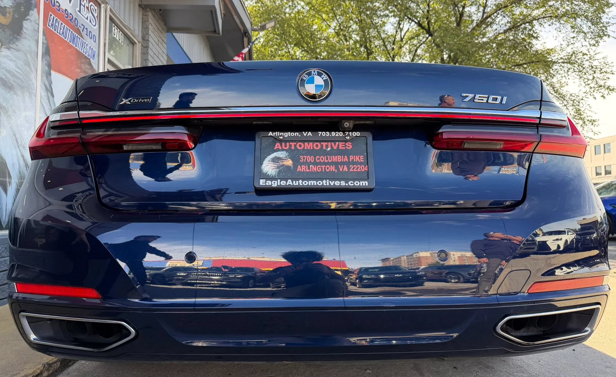 Used 2022 BMW 750i xDrive w/ Executive Package AWD/4WD image 4