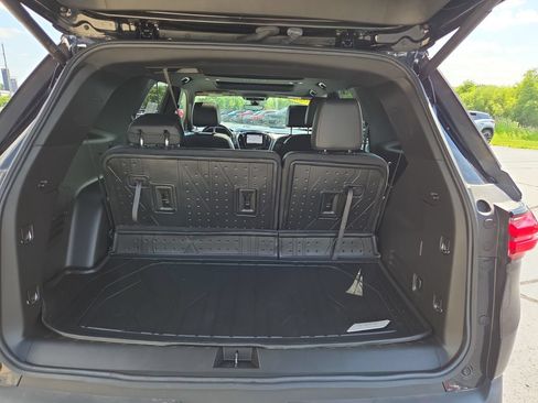 Certified 2023 Chevrolet Traverse RS w/ LPO, Floor Liner Package AWD/4WD image 32