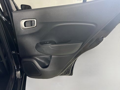 Used 2023 Hyundai Venue SEL FWD image 28