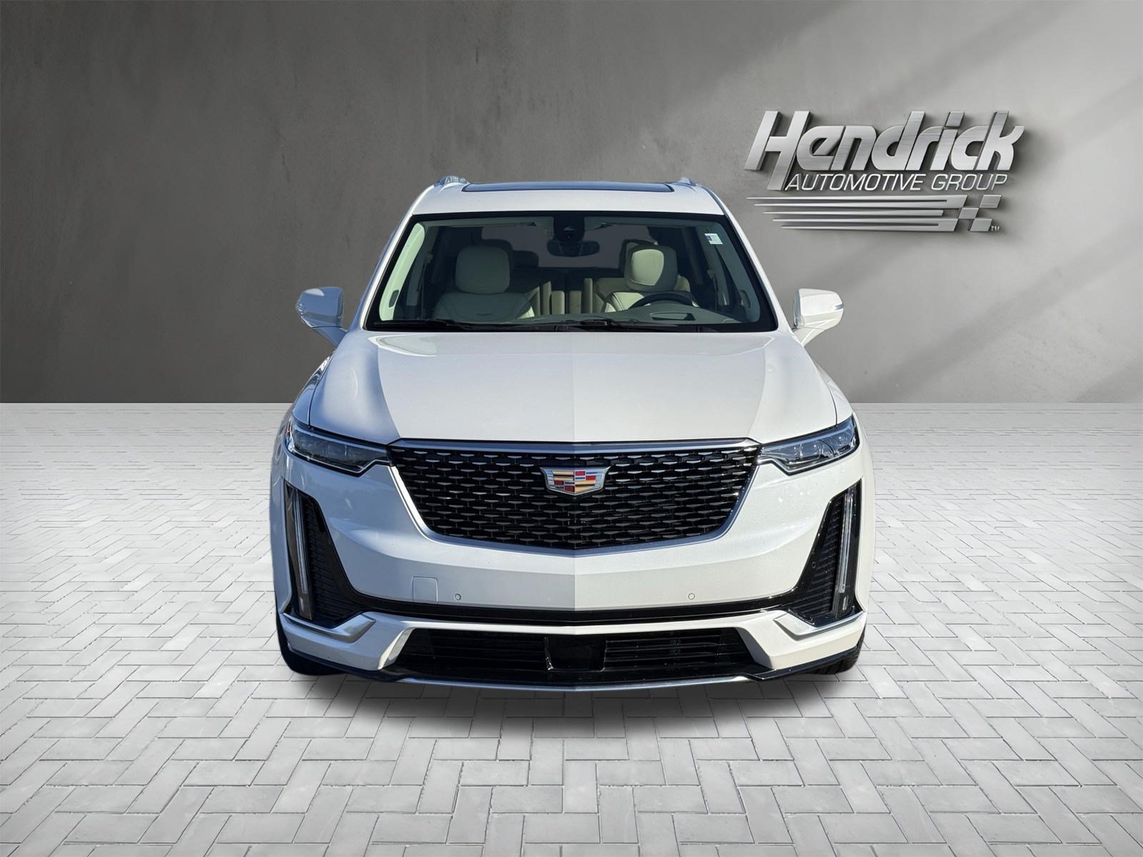 Used 2025 Cadillac XT6 Premium Luxury w/ Technology Package FWD image 3