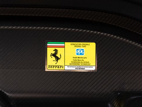 Used 2022 Ferrari SF90 Spider image 32