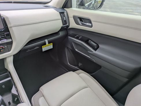 New 2026 Nissan Pathfinder SL FWD image 21