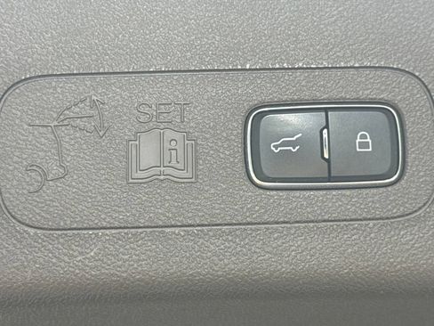 Used 2022 Lincoln Aviator AWD w/ Premium Package image 36