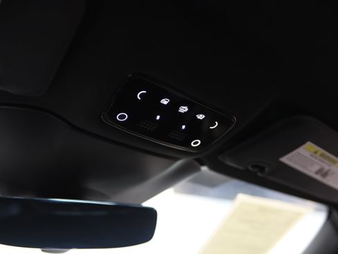 Used 2021 Ferrari Roma RWD image 32
