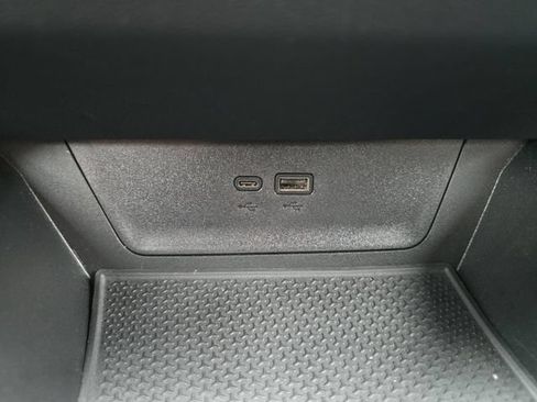 Used 2025 Chevrolet Equinox LT w/ Convenience Package II FWD image 6
