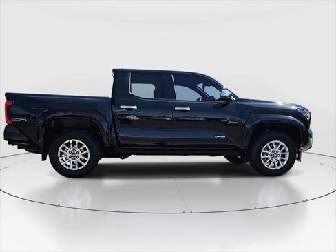 Certified 2025 Toyota Tacoma Limited AWD/4WD image 4