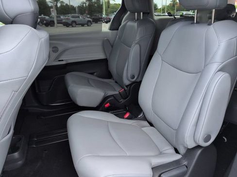 Certified 2024 Toyota Sienna XLE FWD image 14