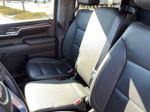 Used 2024 GMC Sierra 1500 SLT image 12