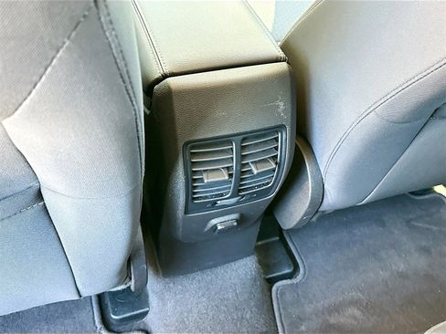 Used 2018 Ford Escape SE image 24