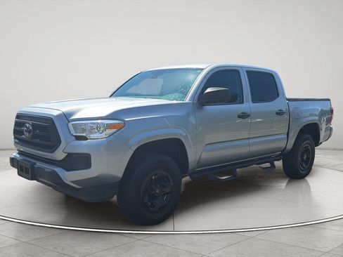 Used 2022 Toyota Tacoma SR AWD/4WD image 3