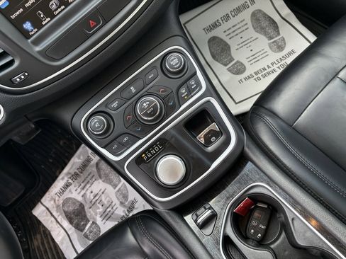 Used 2015 Chrysler 200 C w/ Navigation & Sound Group I image 27
