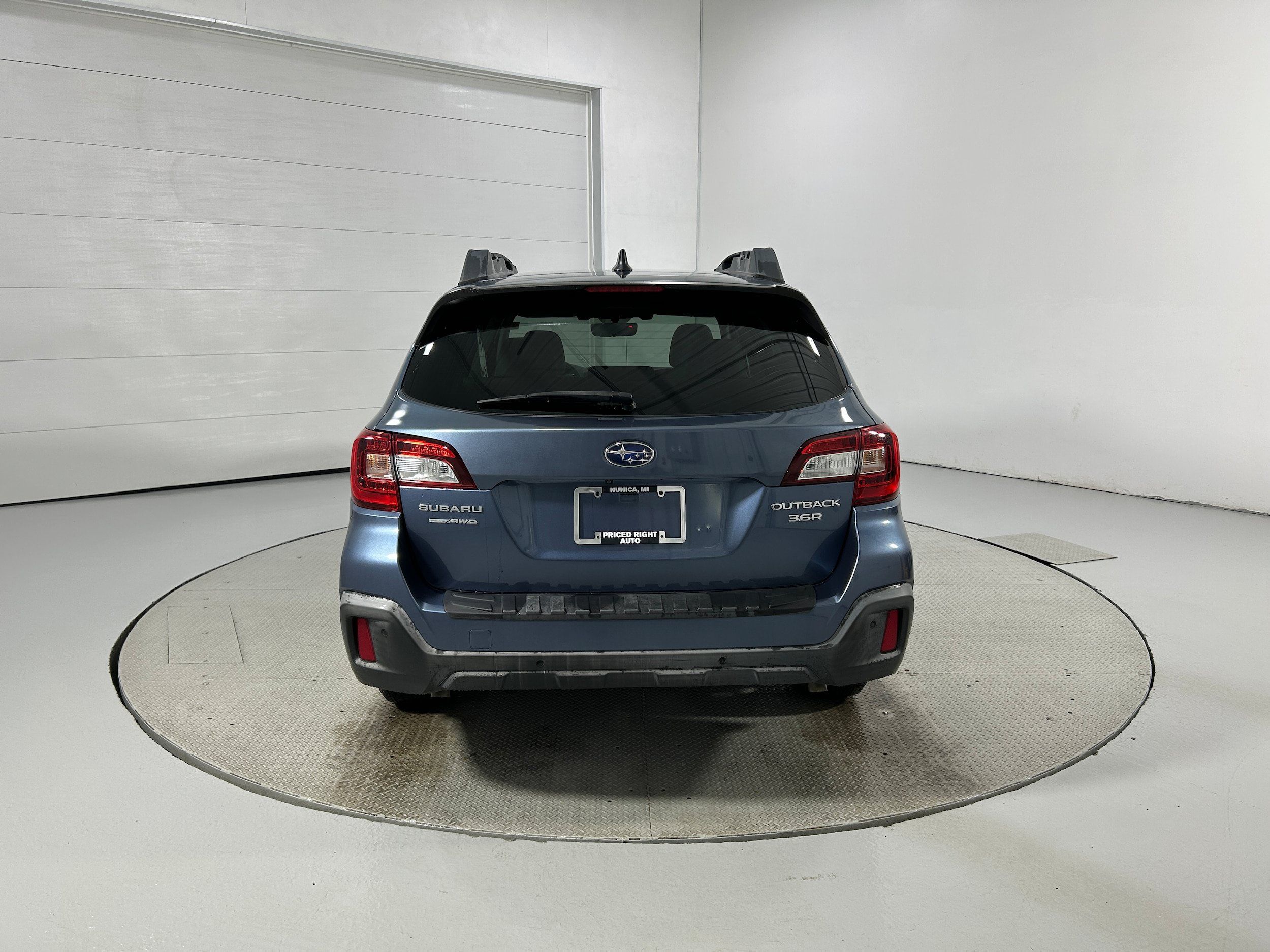 Used 2018 Subaru Outback 3.6R Limited AWD/4WD image 35