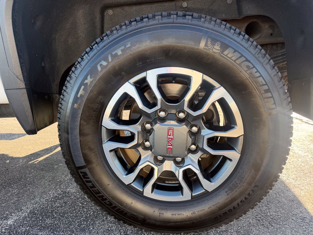 Used 2021 GMC Sierra 2500 SLT w/ X31 Off-Road Package AWD/4WD image 14