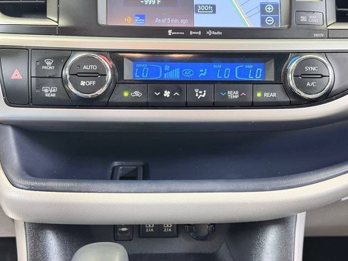Used 2017 Toyota Highlander XLE AWD/4WD image 52