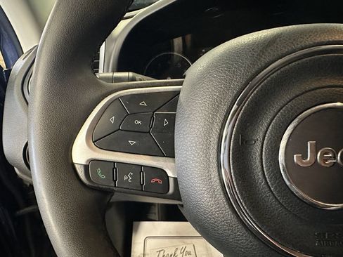 Used 2018 Jeep Renegade Latitude AWD/4WD image 11