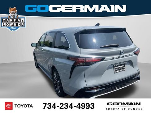 Used 2023 Toyota Sienna XSE FWD image 10