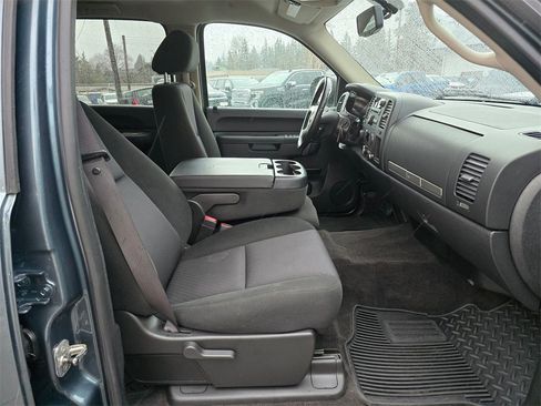 Used 2011 Chevrolet Silverado 2500 LT w/ Interior Plus Package image 11