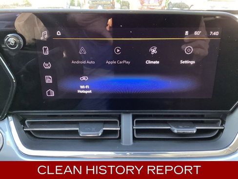 Used 2025 Chevrolet Trax LT w/ LT Convenience Package FWD image 4