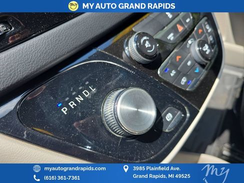 Used 2017 Chrysler Pacifica Touring FWD image 25